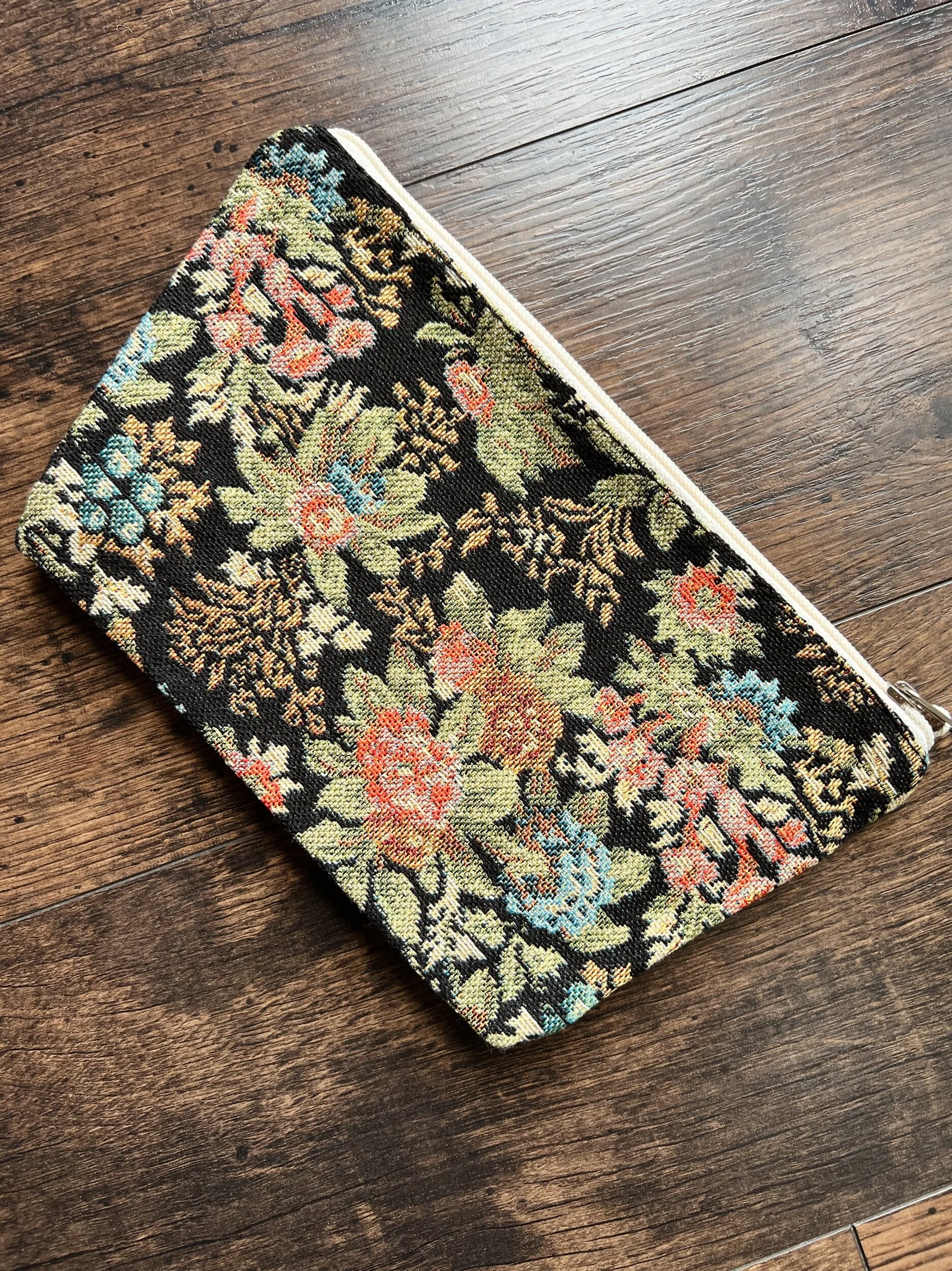 96D06B20-74D5-41BF-B9E6-1DA91852EF3D