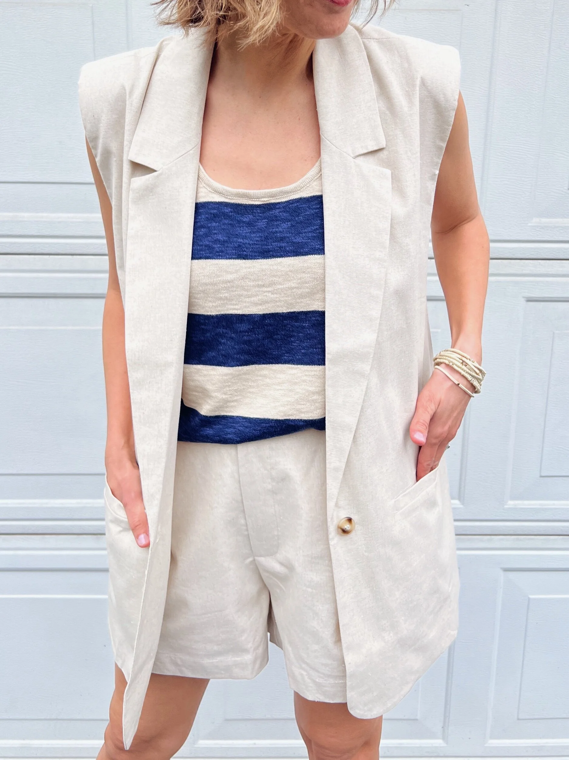 A16B52F7-17D6-443C-B3AA-11D4F3003E66