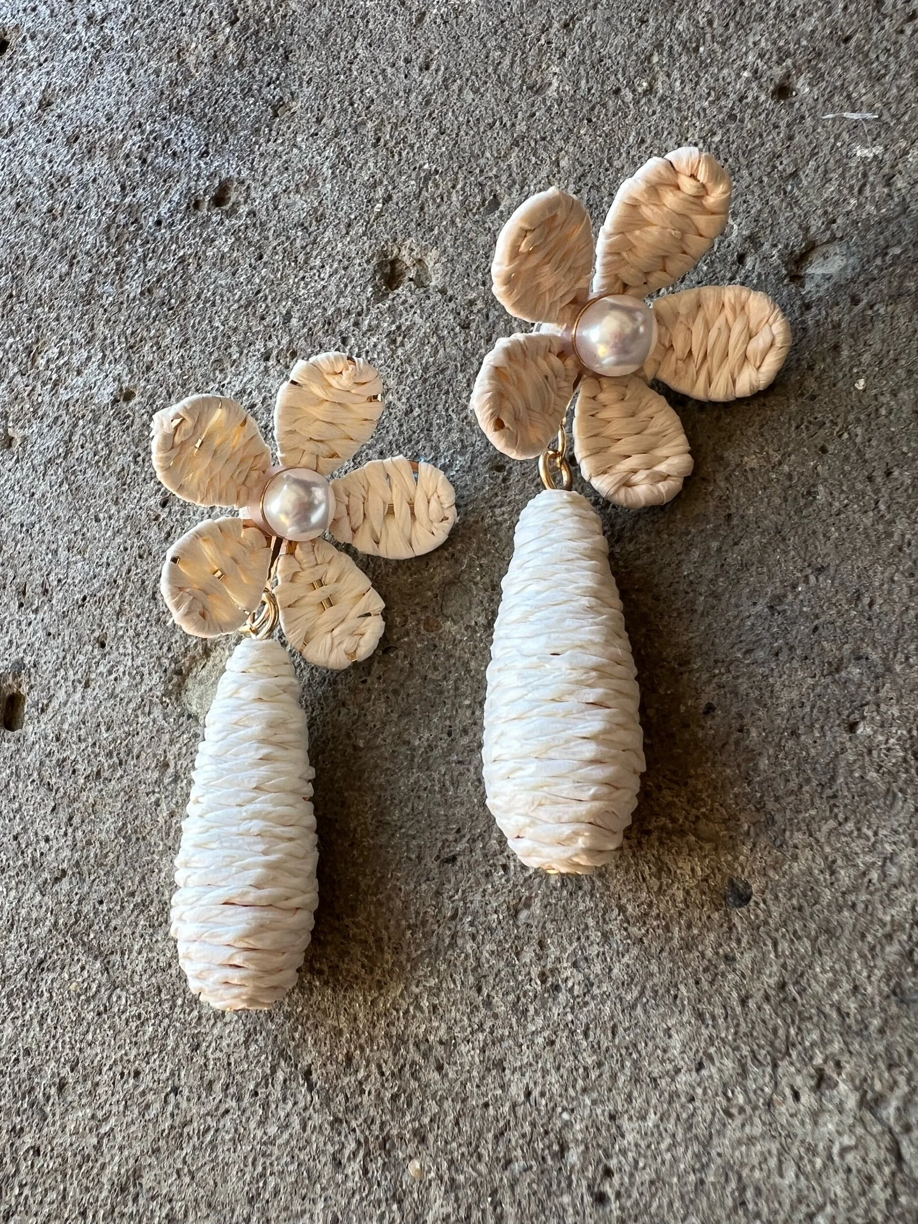 83D68B05-D97A-4A67-AD65-A0EC4DE3E9BE