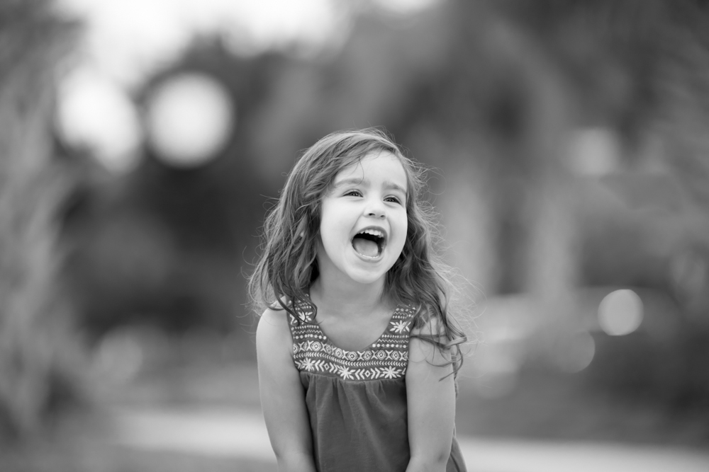 girl-laughing-photography