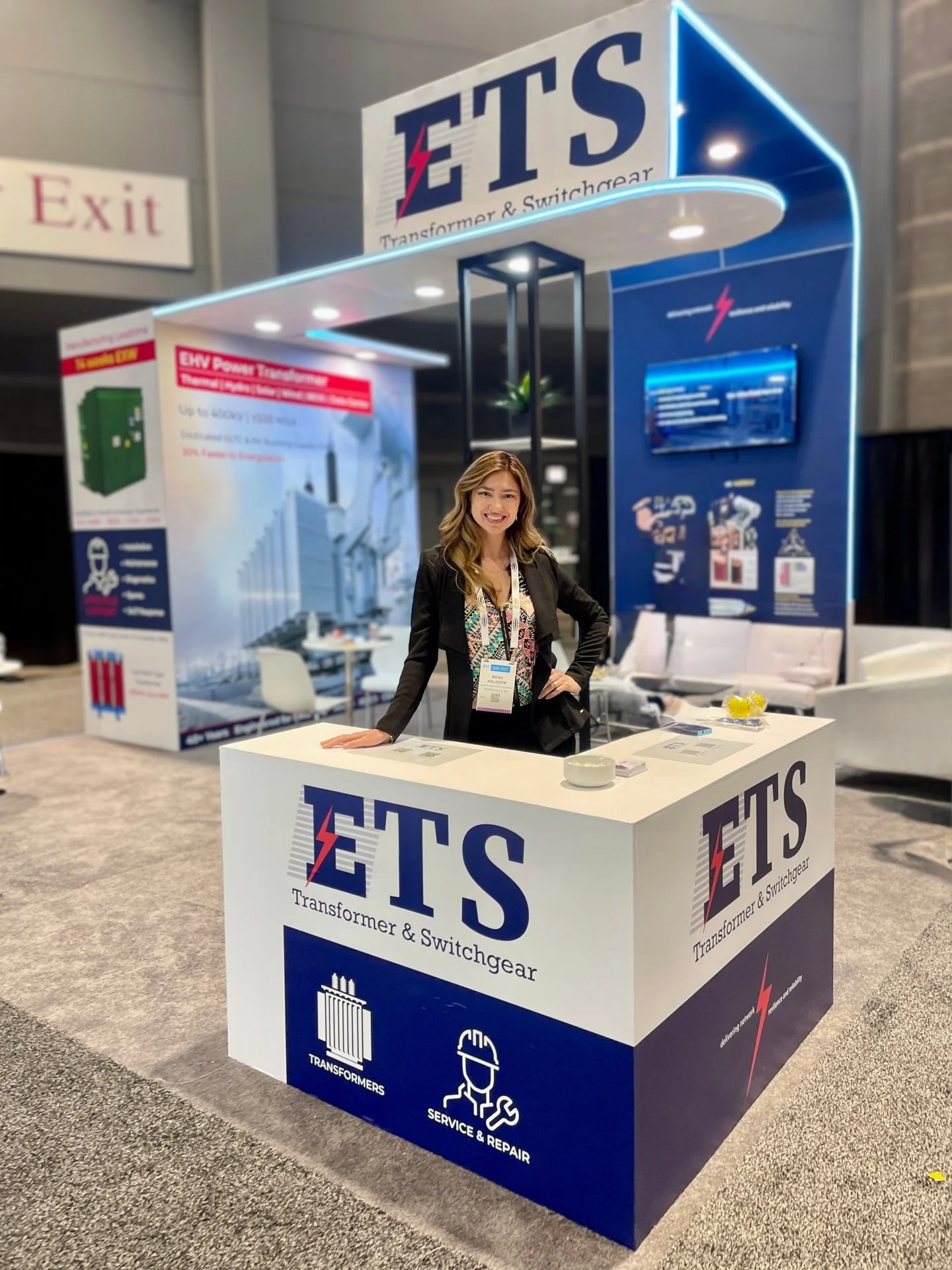 Our hostess during @ieeeorg, a leading B2B engineering and technology trade show, helping create a welcoming and professional experience for attendees on the expo floor.

📍Chicago

Professional, engaging, and event-ready staffing for industry-leadin