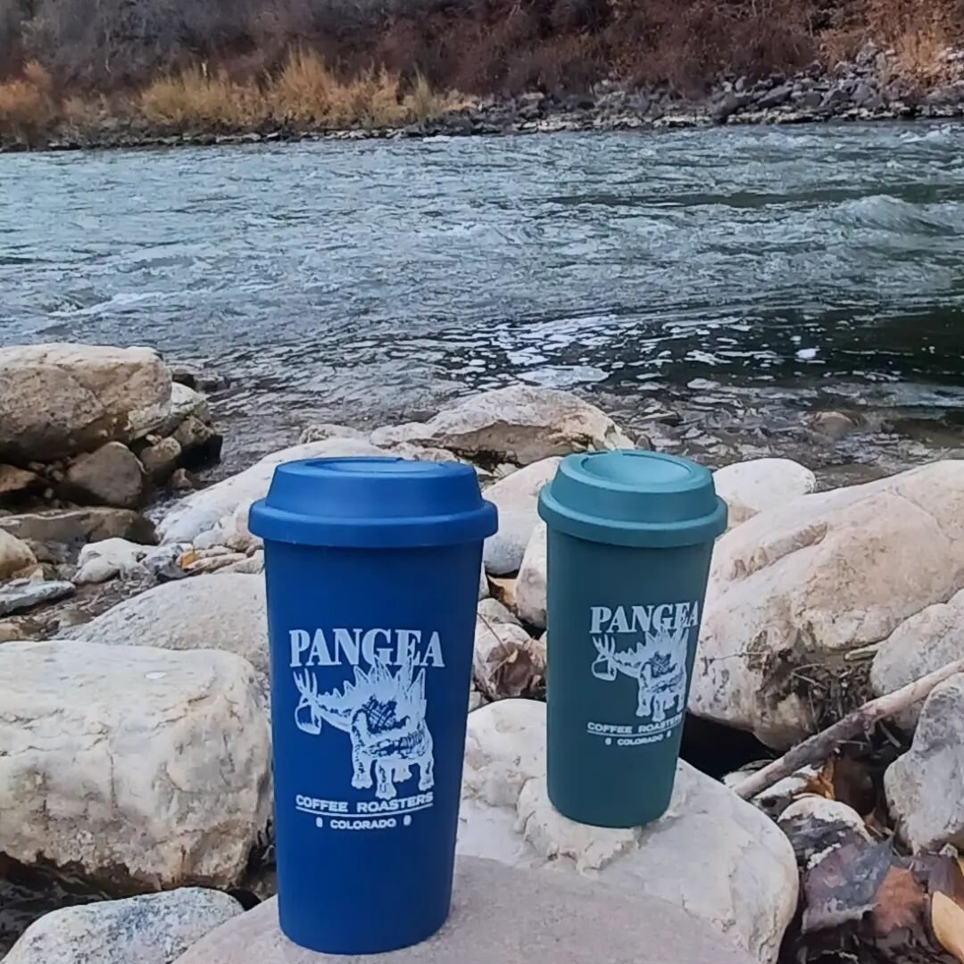 New reusable cups available online or at the shop. Perfect for traveling to your next adventure.
.
.
.
.
.
.
#colorado #coloradocoffee #beanjuice #coffee #coffeeroaster #stegosaurus
#baristalife