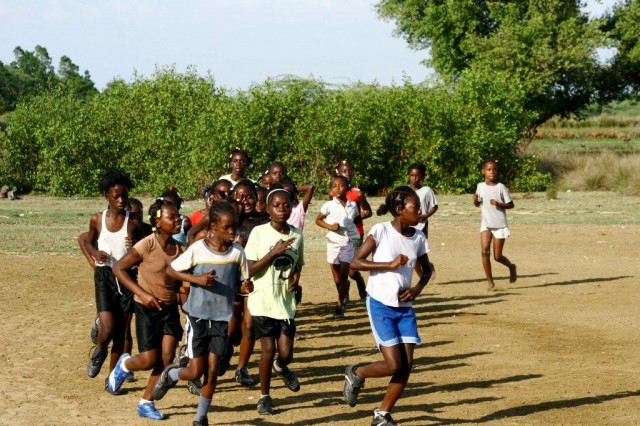 Girls practicing (Photo: Ray Shader)