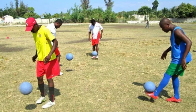 Our coaches contribute to the "Juggling Across Continents" goal of 1 million juggles!