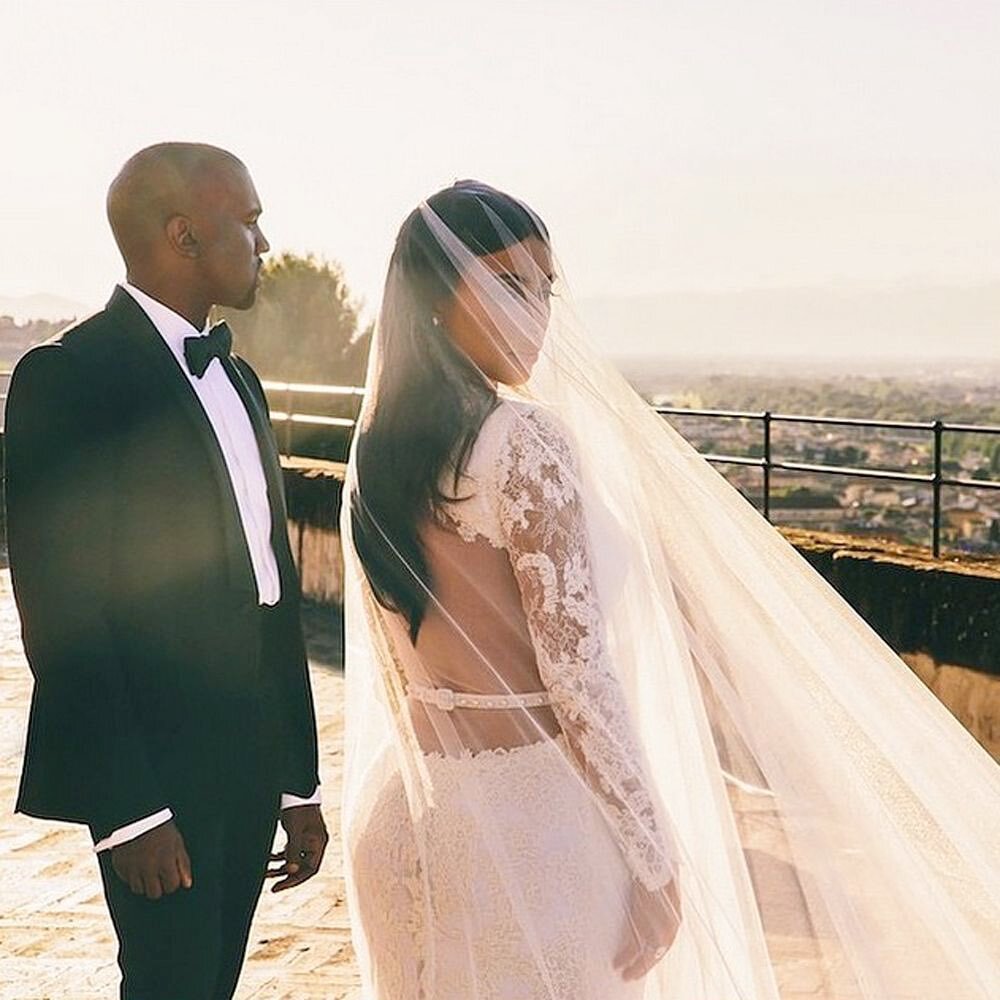 Kim Kardashian is headed back down the aisle....to her divorce attorney!! Although it seems like the &ldquo;Kimye&rdquo; marriage is over, at least she served us with a fashion moment on her wedding day. 👰🏽✨

A long sleeved lace wedding dress will 