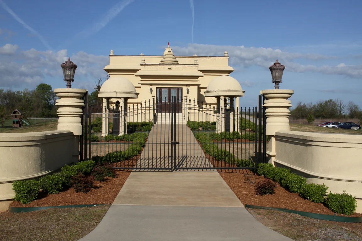 Sri Radha Madhav Welspun Temple, Frazier Pike