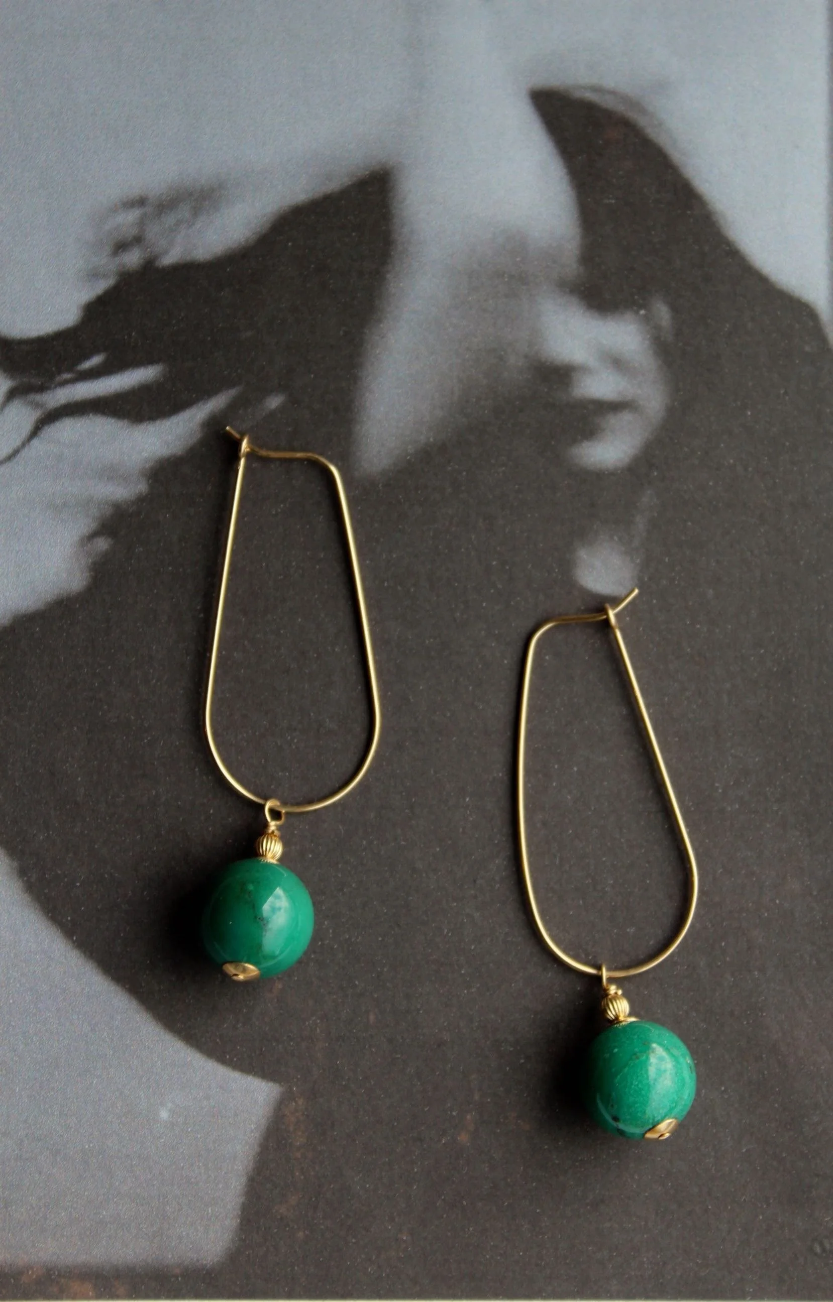 14ct gold filled Green Agate long drop earrings with gold filled bead.