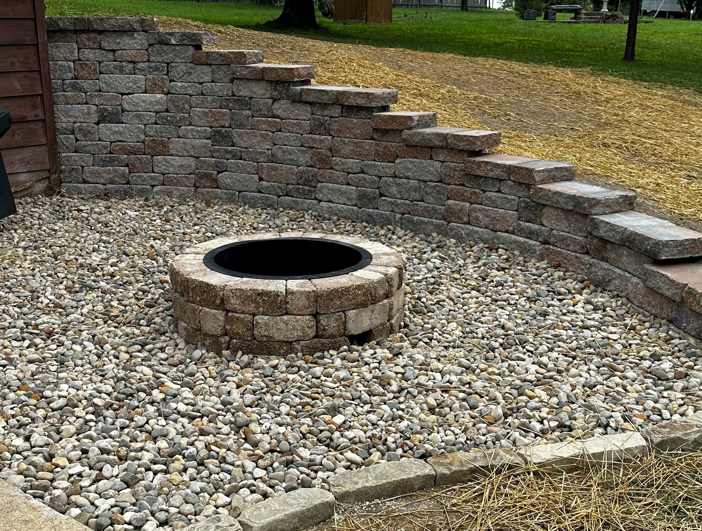 Landscape_Home_Fire_Pit_Wall_Rachel_H_c.jpg