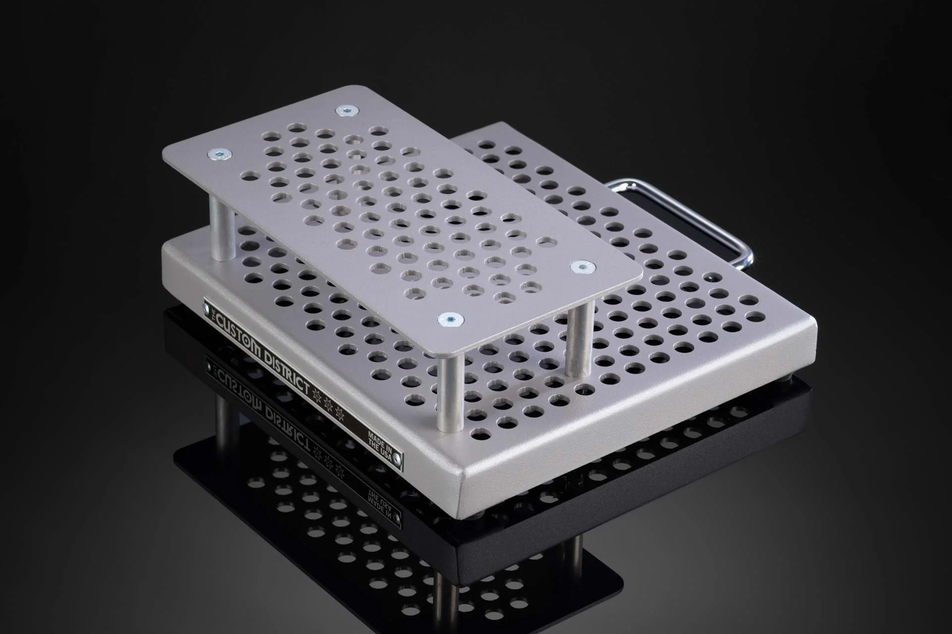 Superfly pedalboard with riser