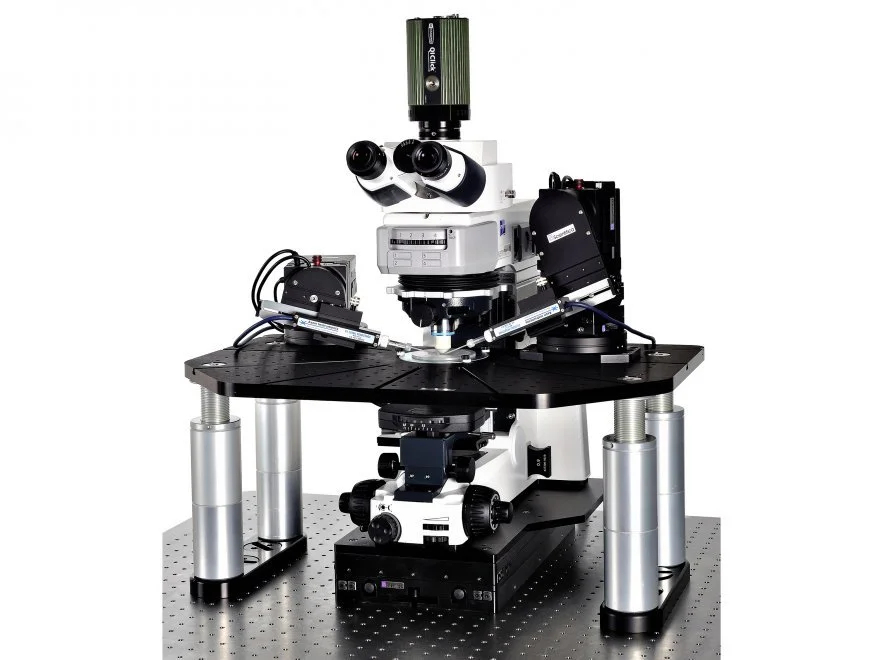 A-patch-clamp-system-by-Patch-Pro--model-number-2000.jpg