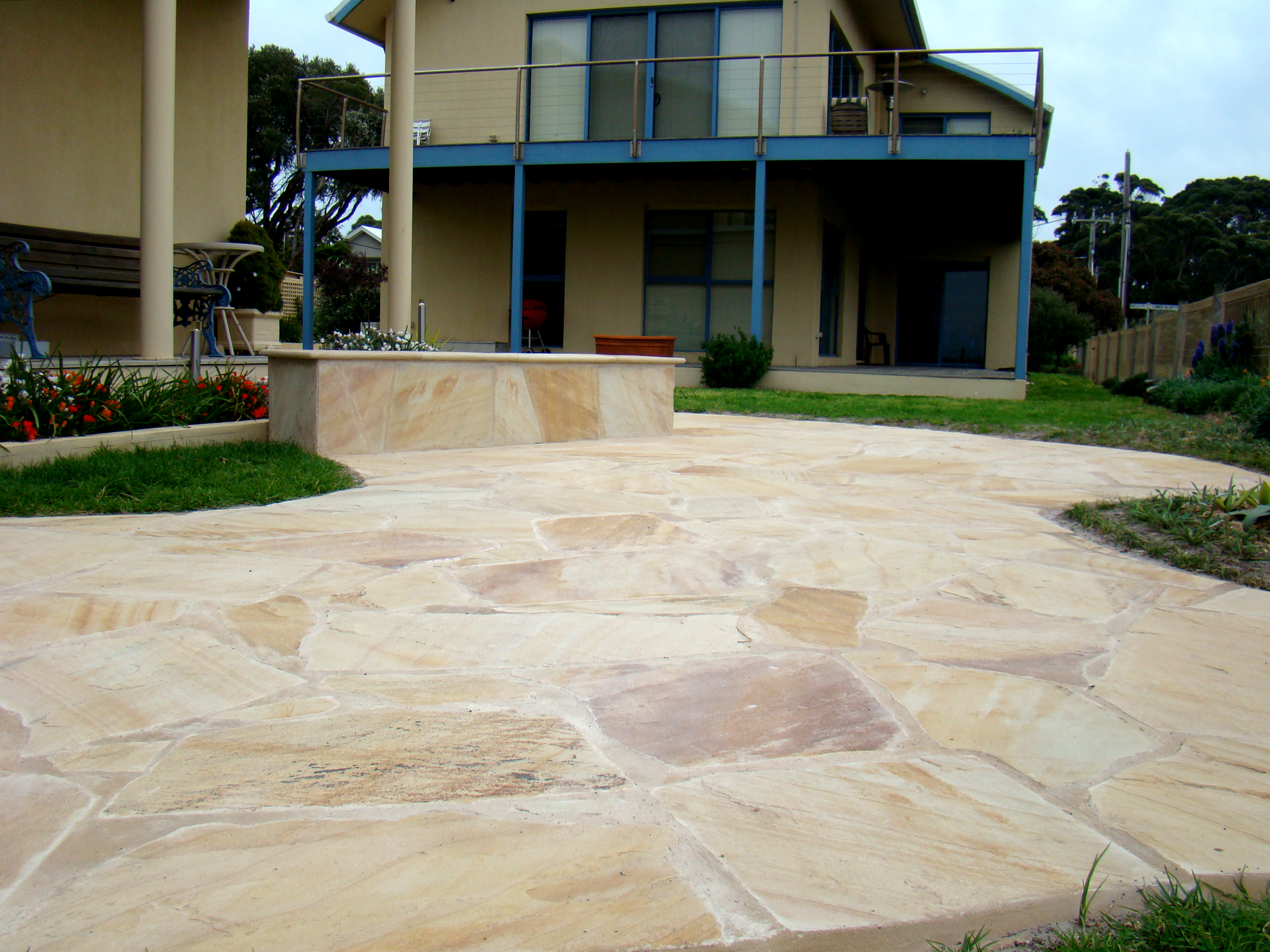  Crazy Paving in Golden Sands Sandstone 