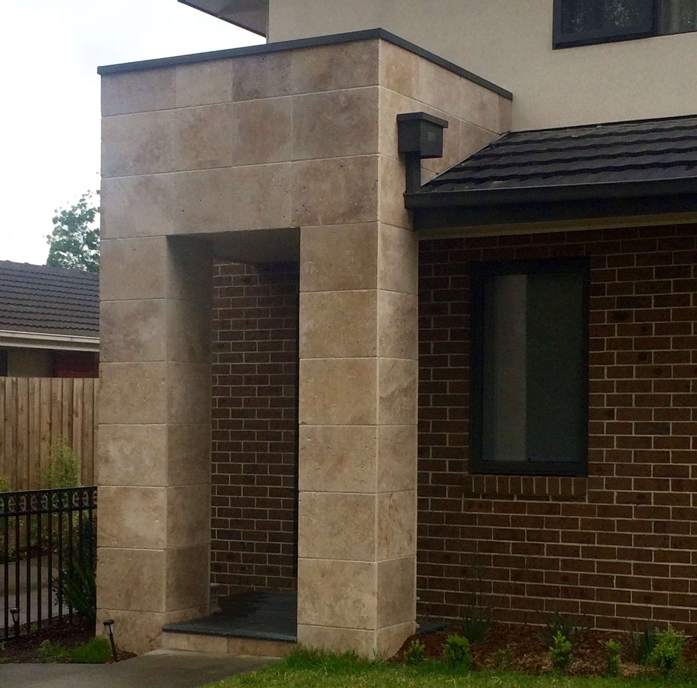  Unfilled Travertine Wall in Ivory 