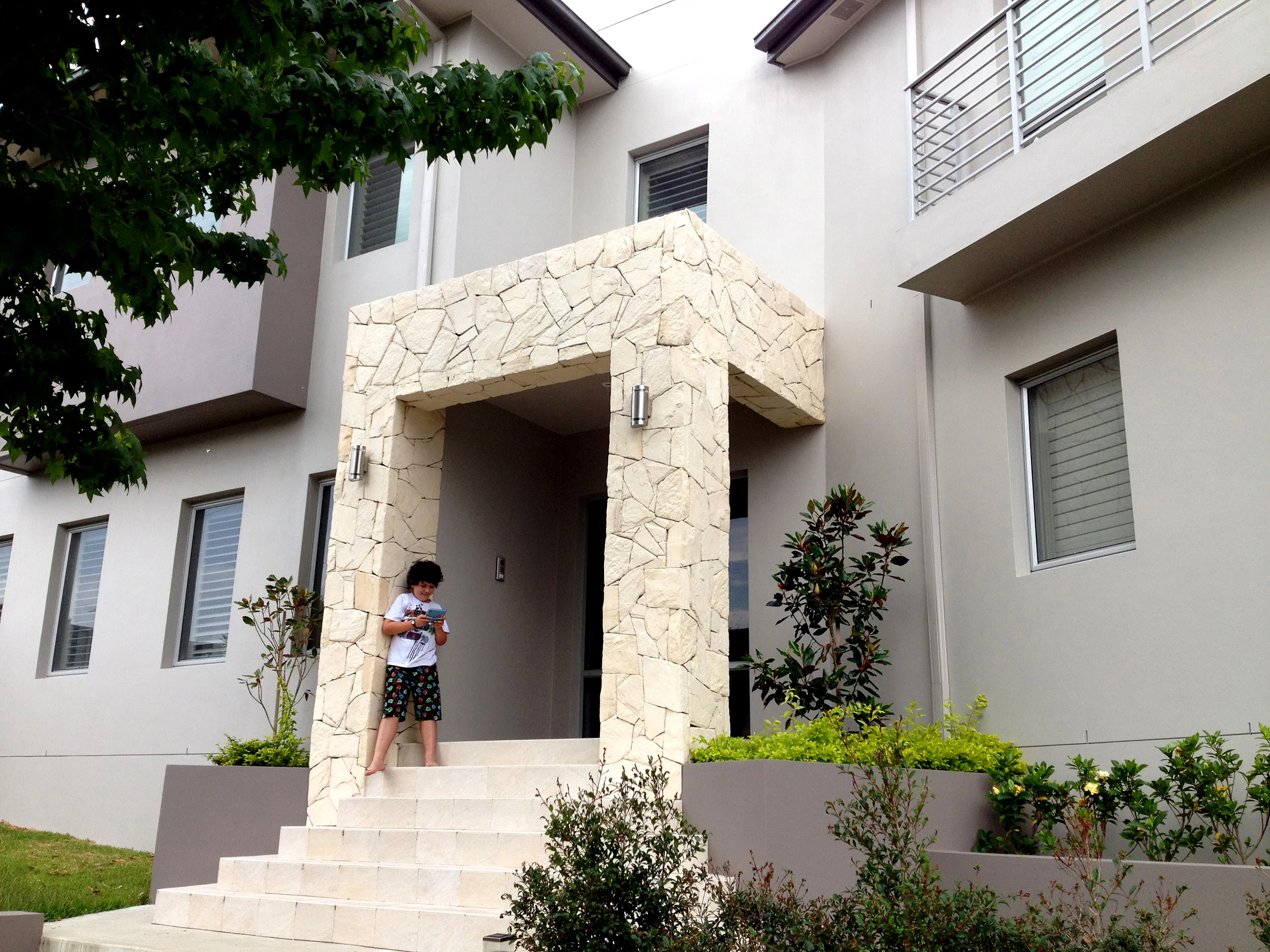  Arctic Limestone Veneer Stone on Front Porch 