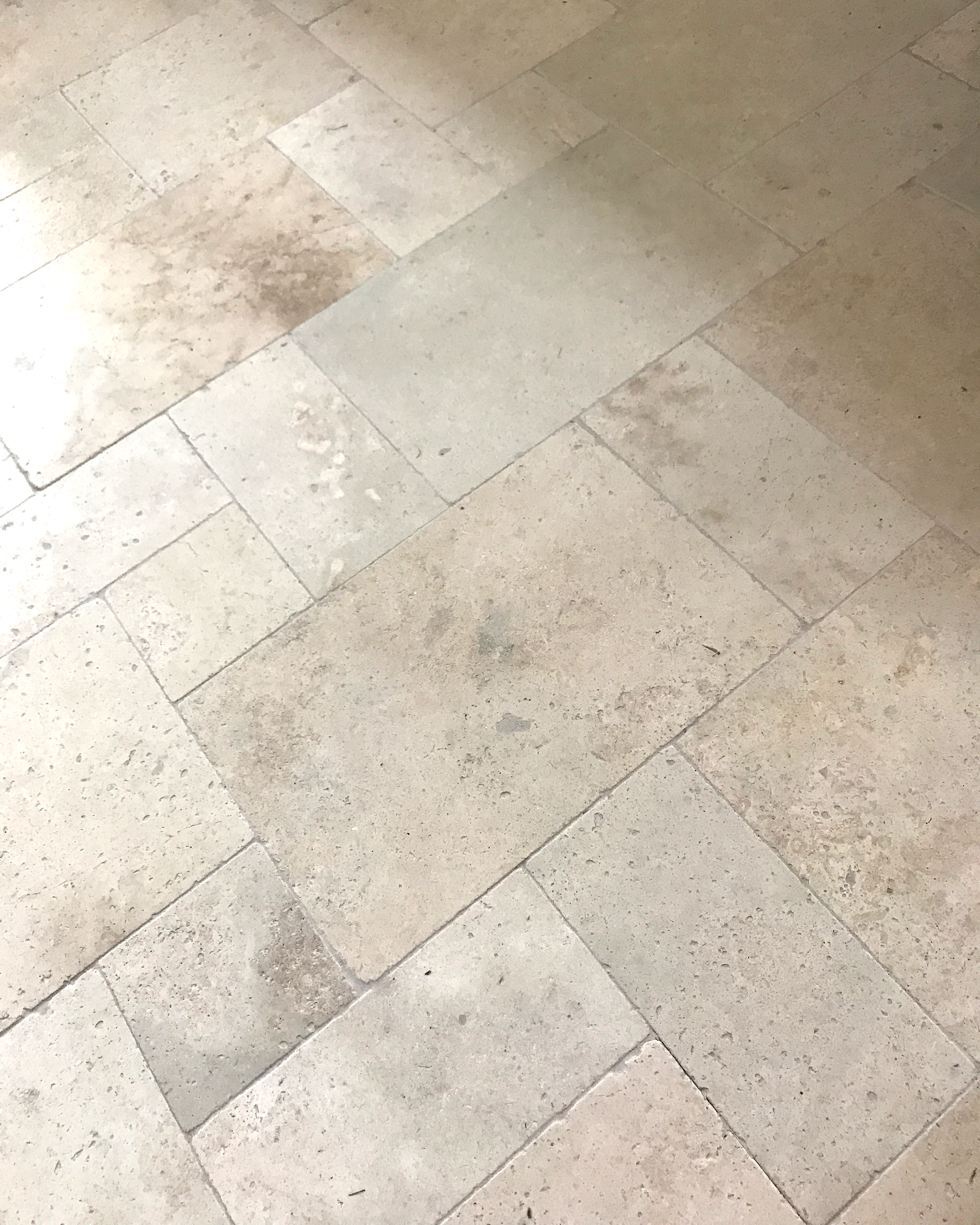  Unfilled Ivory Travertine in French Pattern 