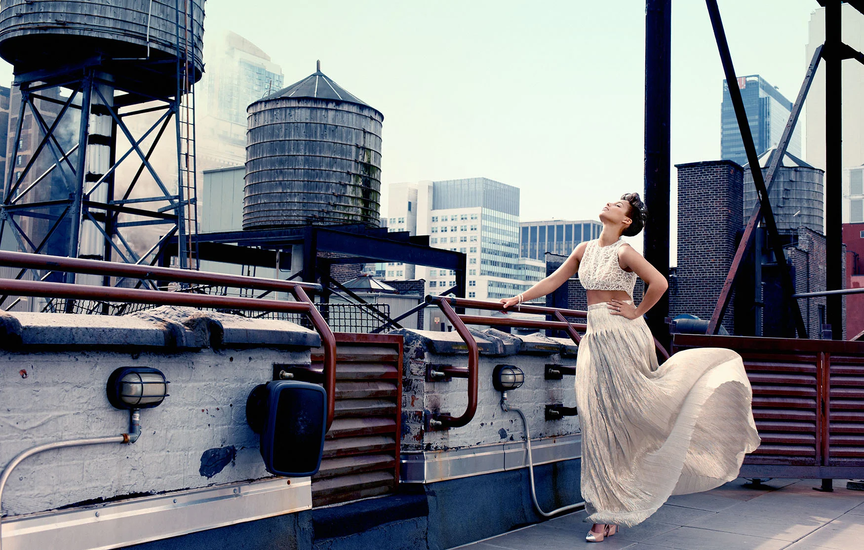 yt_yutsaiharpersbazaaraliciakeys5jpg-52fc0cd56d57c.jpg