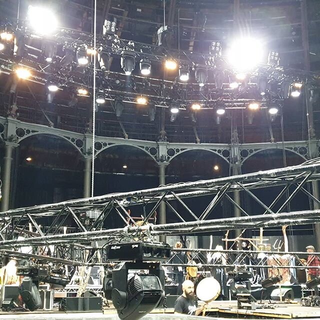 EVENT RIGGING/ LIGHTING CONTROL/ VIDEO CONTROL AND PRODUCTION CREW
@roundhouseldn @liquidentertainment #eventplanner #rigging #production