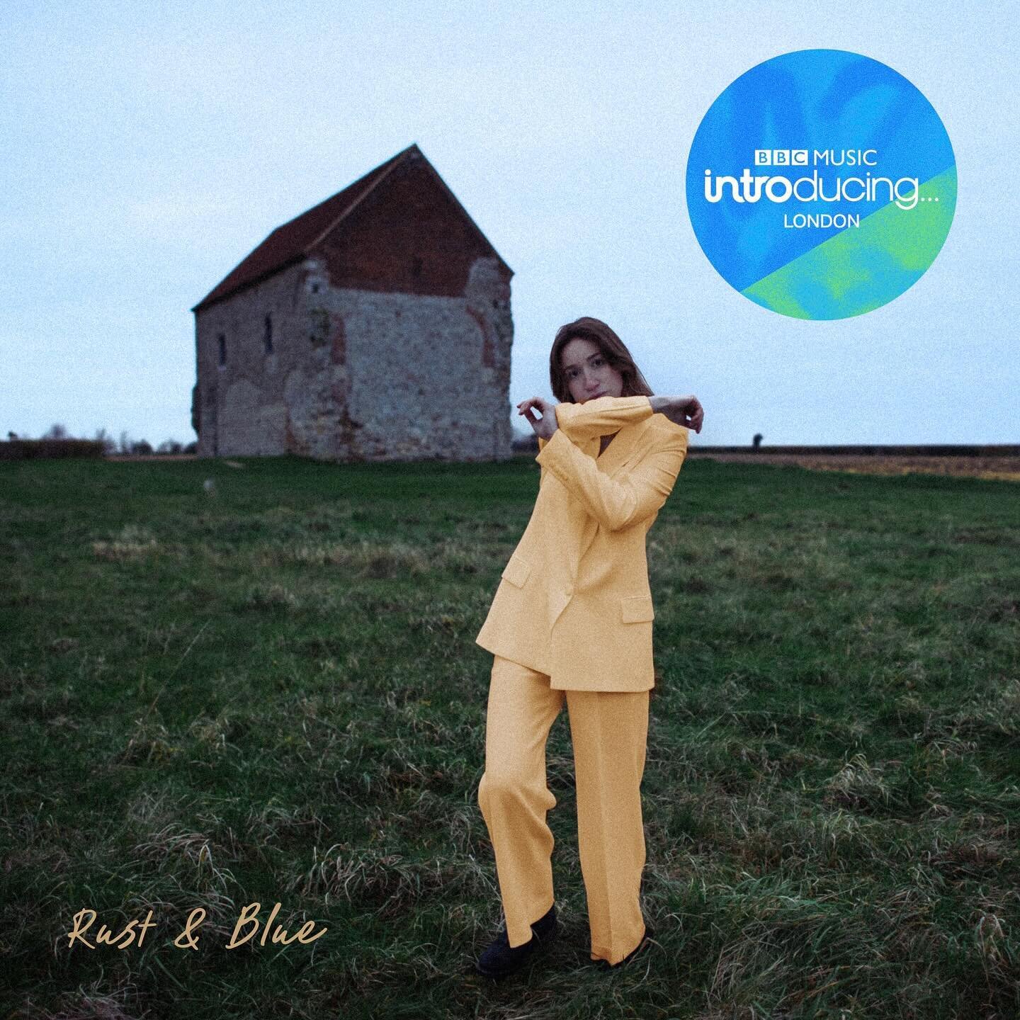 Enormous thanks to queen @jjiszatt for giving Rust &amp; Blue its first spin on @bbcintroducing before it's out on Tuesday! 

Isn't there something very nostalgic about hearing a song on the radio before it's out?

Have a beautiful weekend my friends