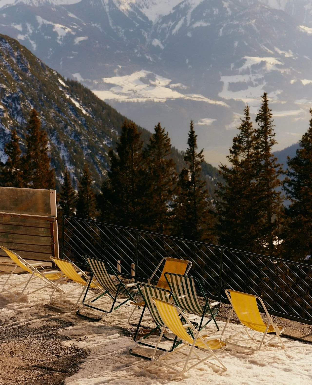 First snow&rsquo;s not far off.⁠
⁠
Ski season is loading, long lunches on the terrace, Alpine air in your lungs, and just the right kind of cold.⁠
⁠
✨ Chalet bookings now open. Let us handle the rest.⁠
.⁠
.⁠
.⁠
#TheAffluenceLoves #SkiSeasonReady #Alp