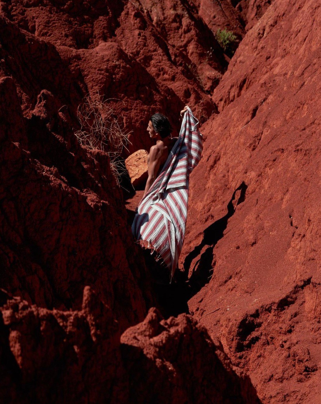 Some colours stay with us &mdash; not just for how they looked, but how they felt. This deep, rust-red stirs memories of sun-baked trails, terracotta towns, and the quiet stillness of desert heat. ⁠
⁠
Where does it take you?⁠
⁠
📷: @mizarandalcor A s