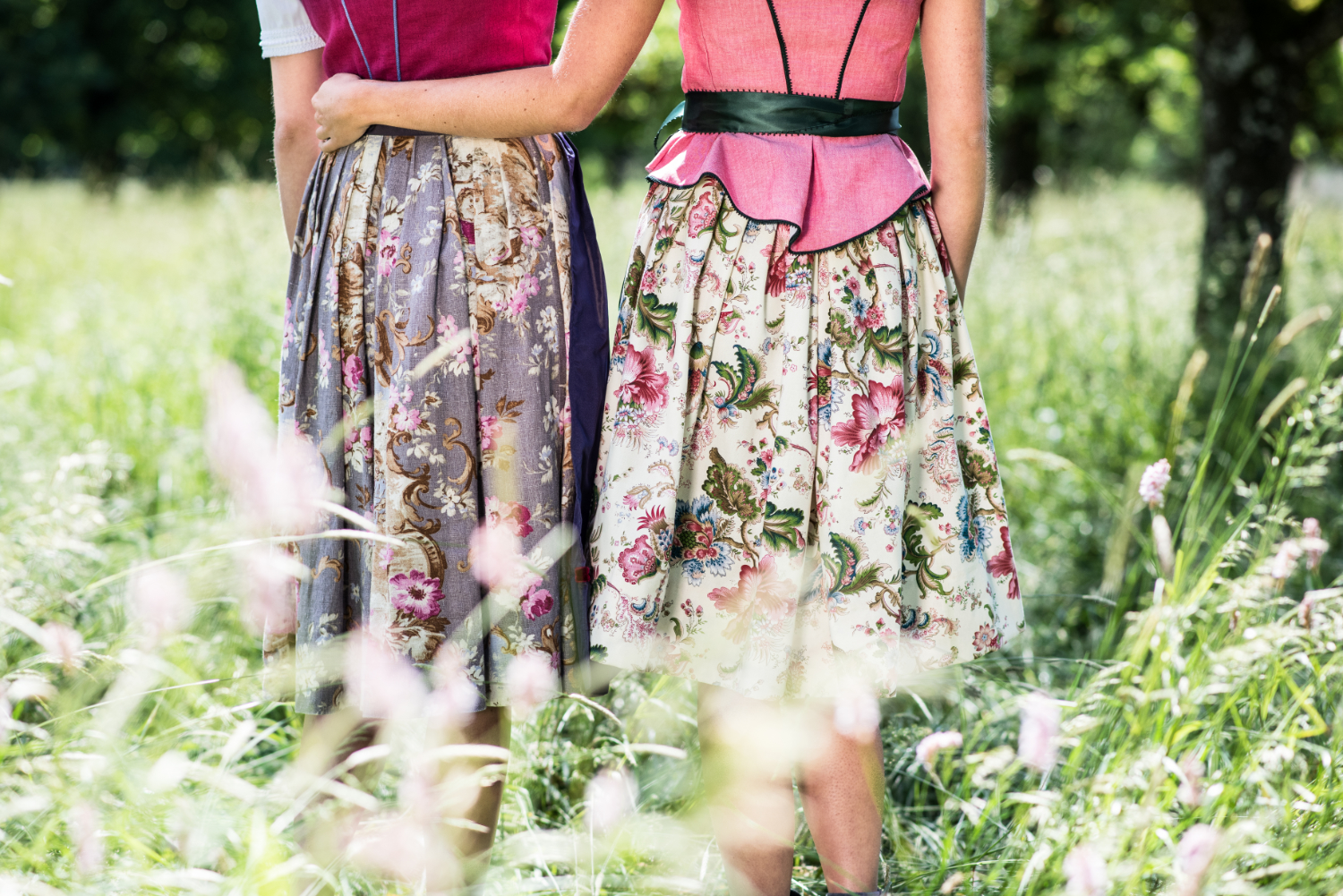  Tradition &amp; Moderne   Pure Lebensfreude    Maßgeschneiderte Dirndl  