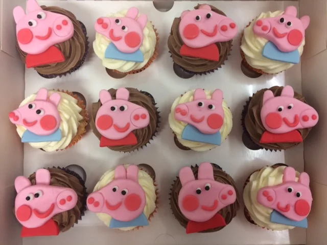 Peppa n George Cupcakes.jpg