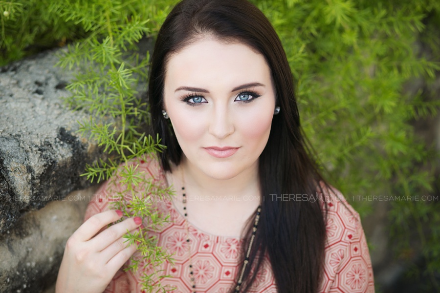 Natural senior photos downtown with Tampa senior photographer Theresa Marie
