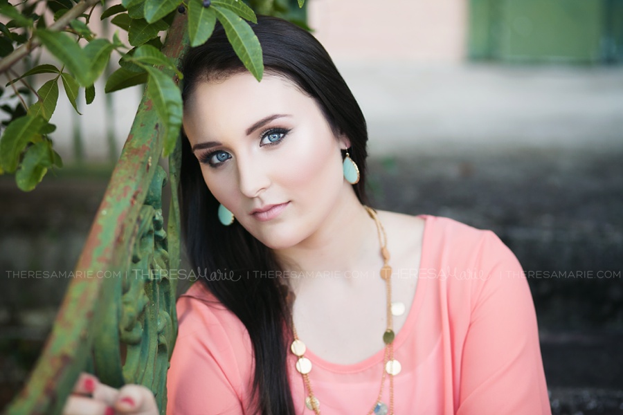 Botanical senior photo in tampa