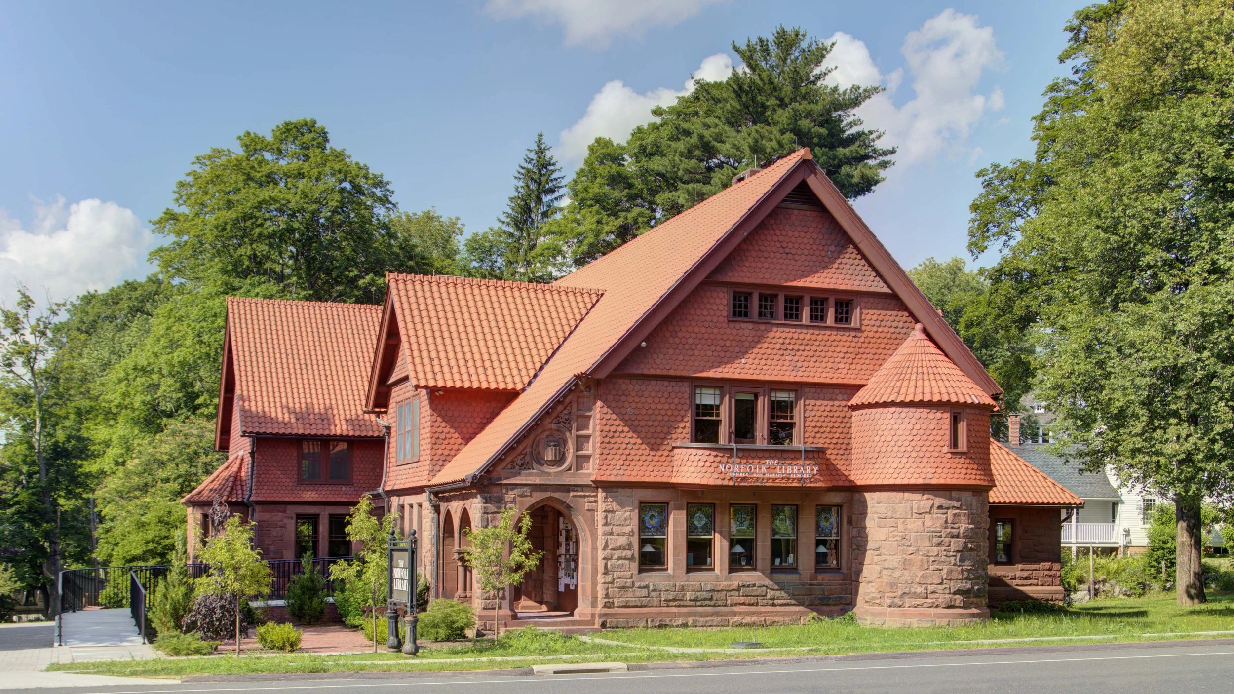 About The Norfolk CT Library's Literary Book Group