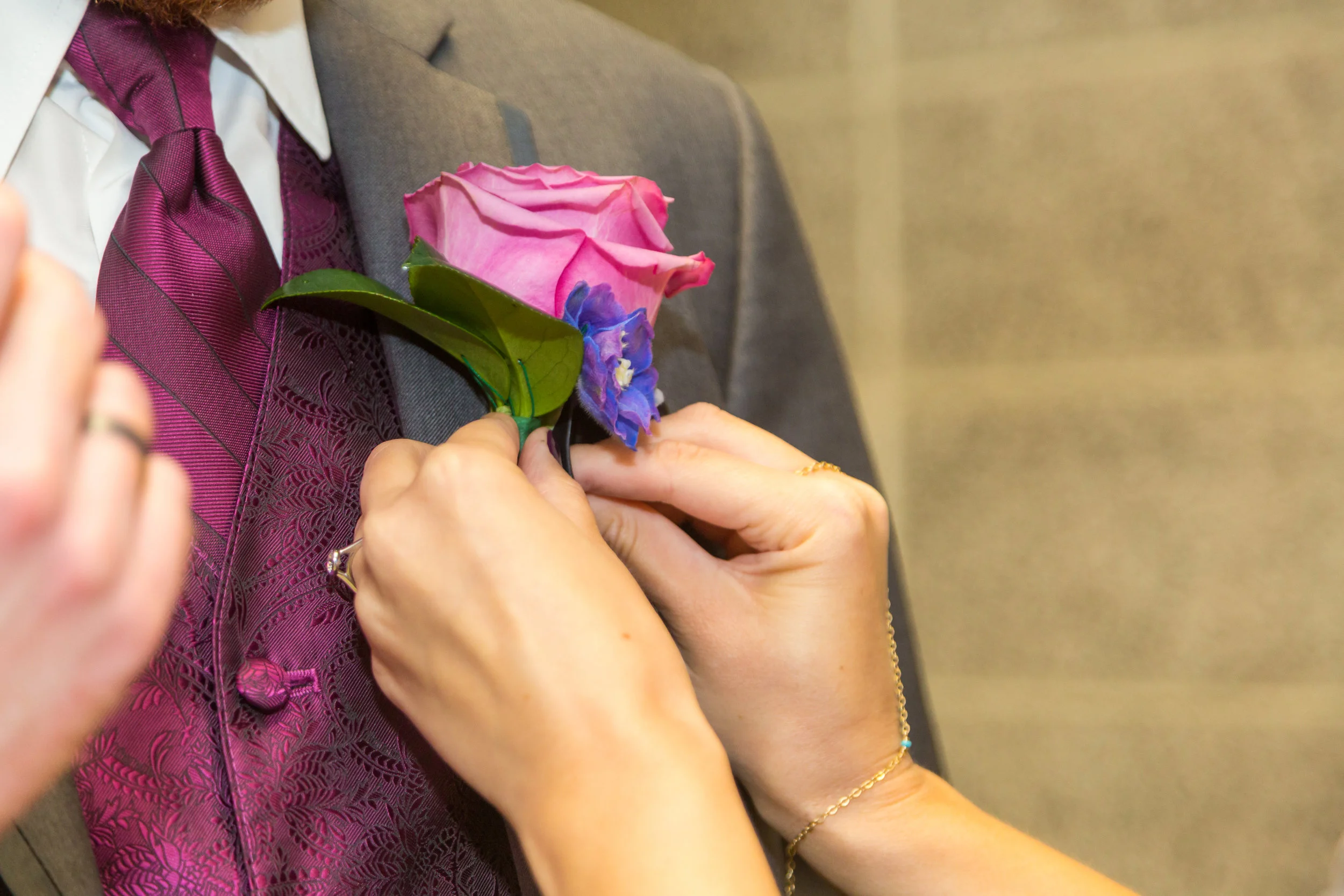 W207. Boutonniere