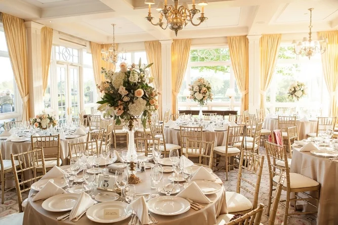 W403. Raised Centerpieces