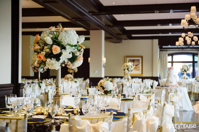 W405. Raised Centerpieces