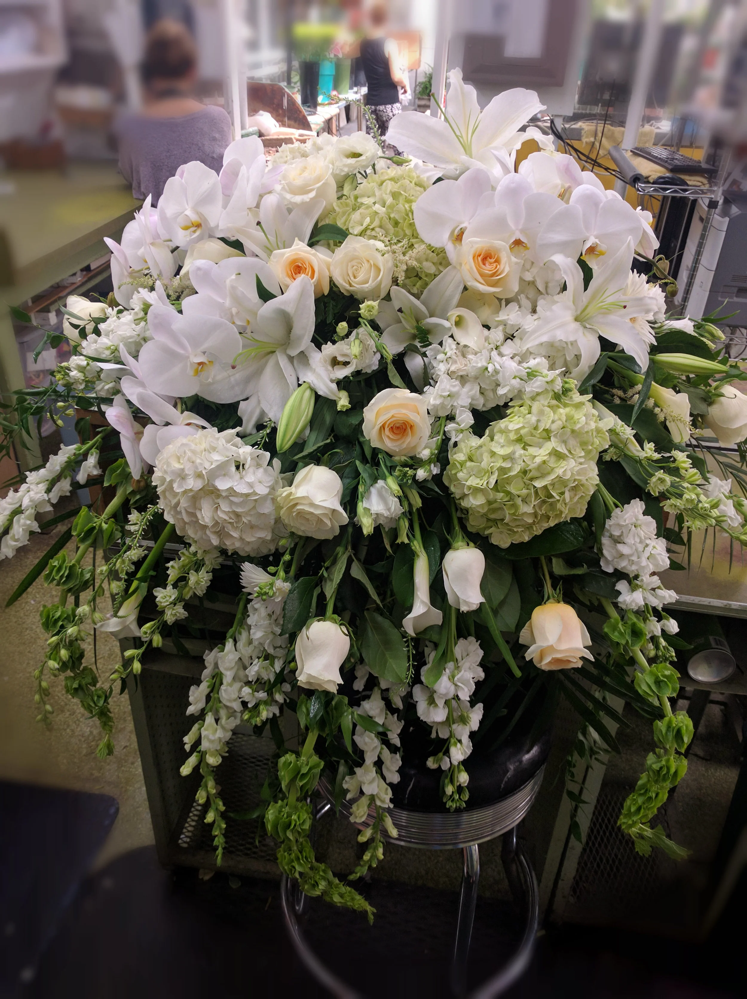 FM202. Casket Spray