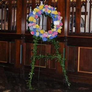 FM404. Wreath Easel