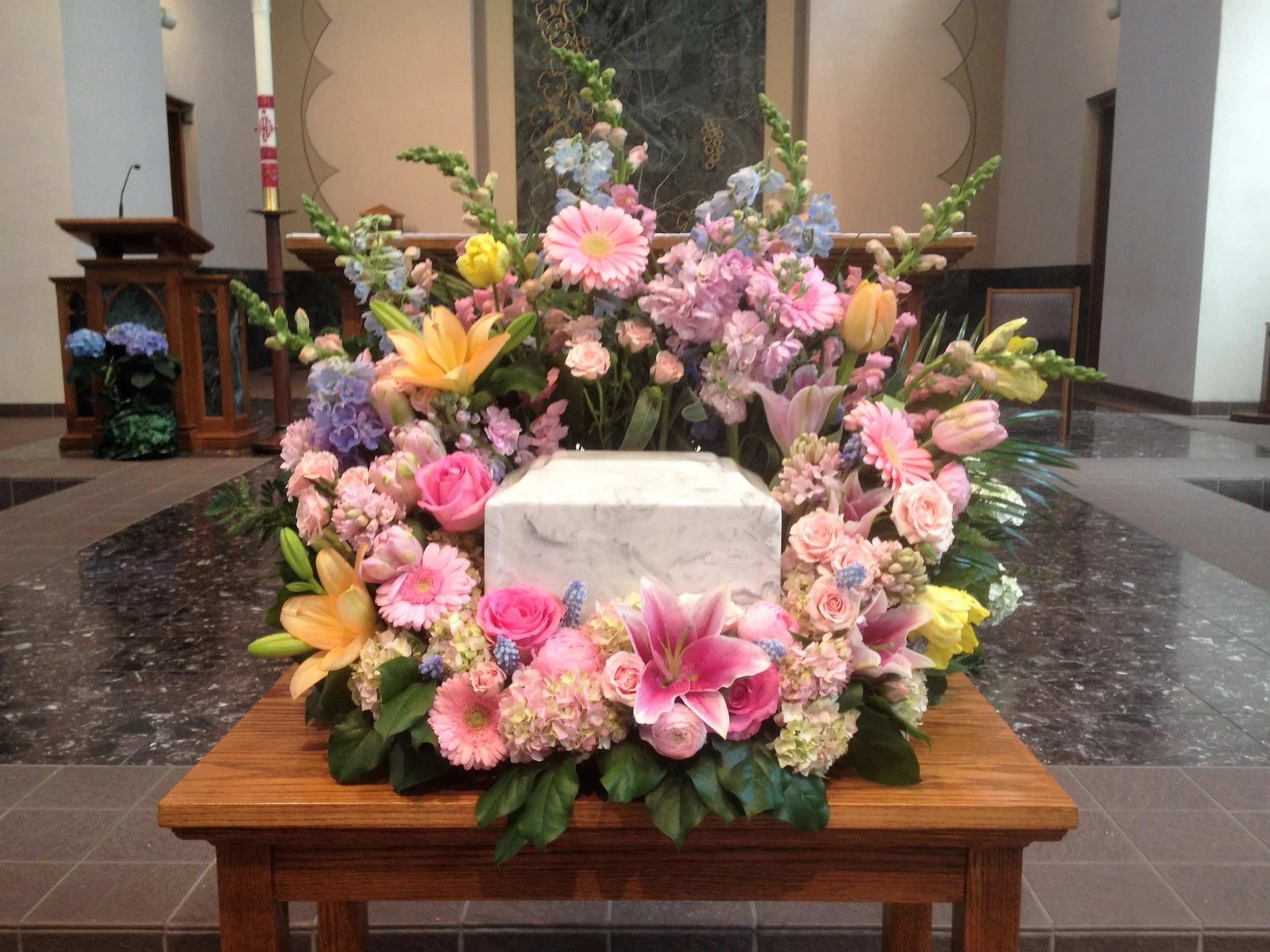 FM107. Urn Surround