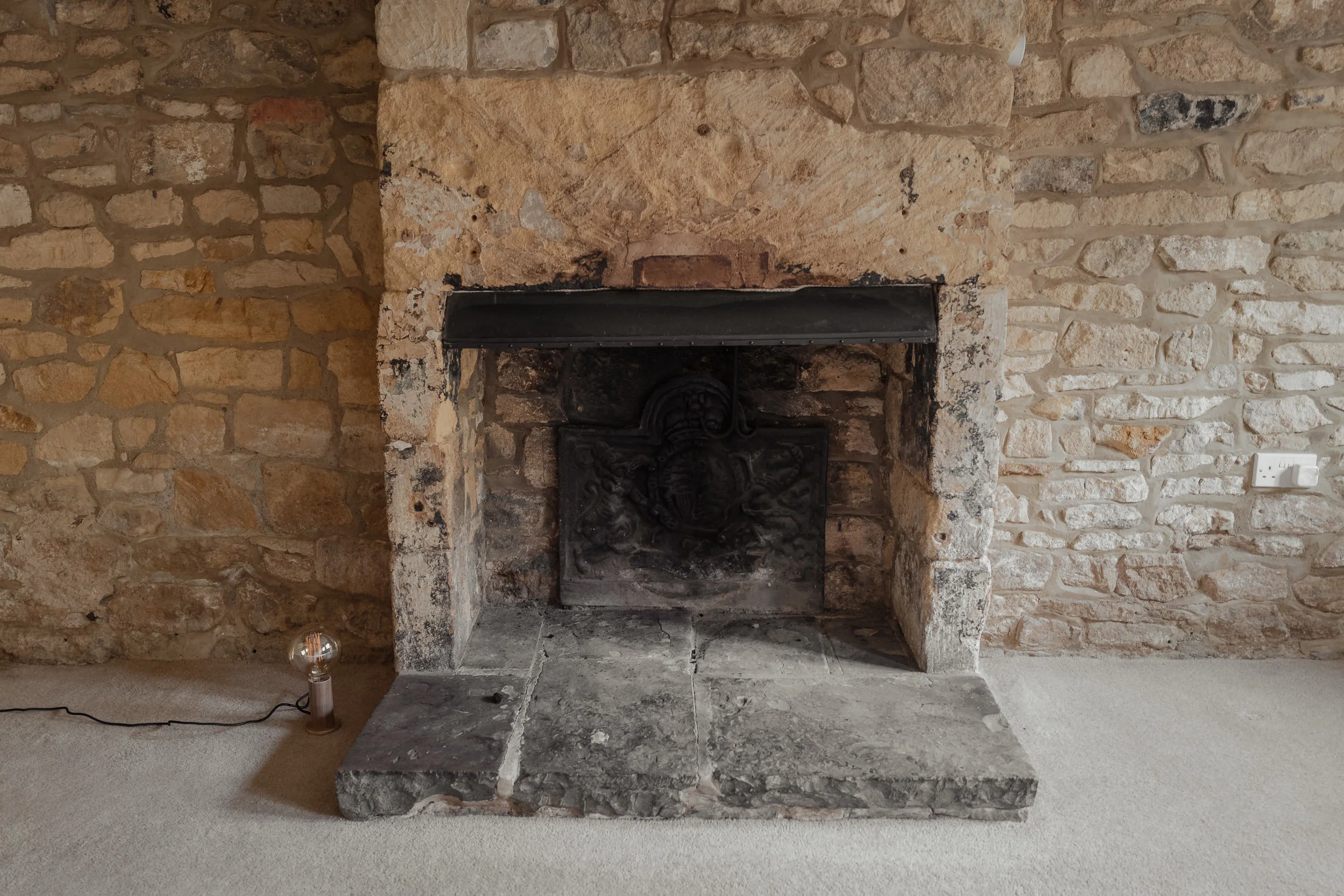 Cotswolds Cottage, before pictures, living room, fireplace