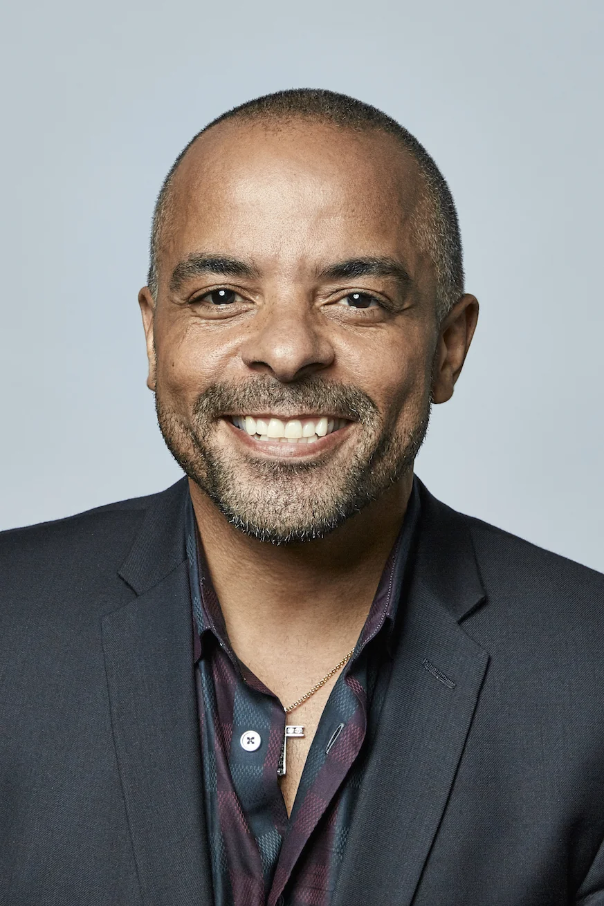 https---press.atairbnb.com-app-uploads-2016-11-Jonathan-Mildenhall.jpg