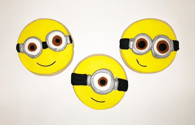 These cuties are going out today! .
.
.
.
.
#sugarcookies #decoratedcookies #minions #minionsparty #minioncake #bakersbungalow