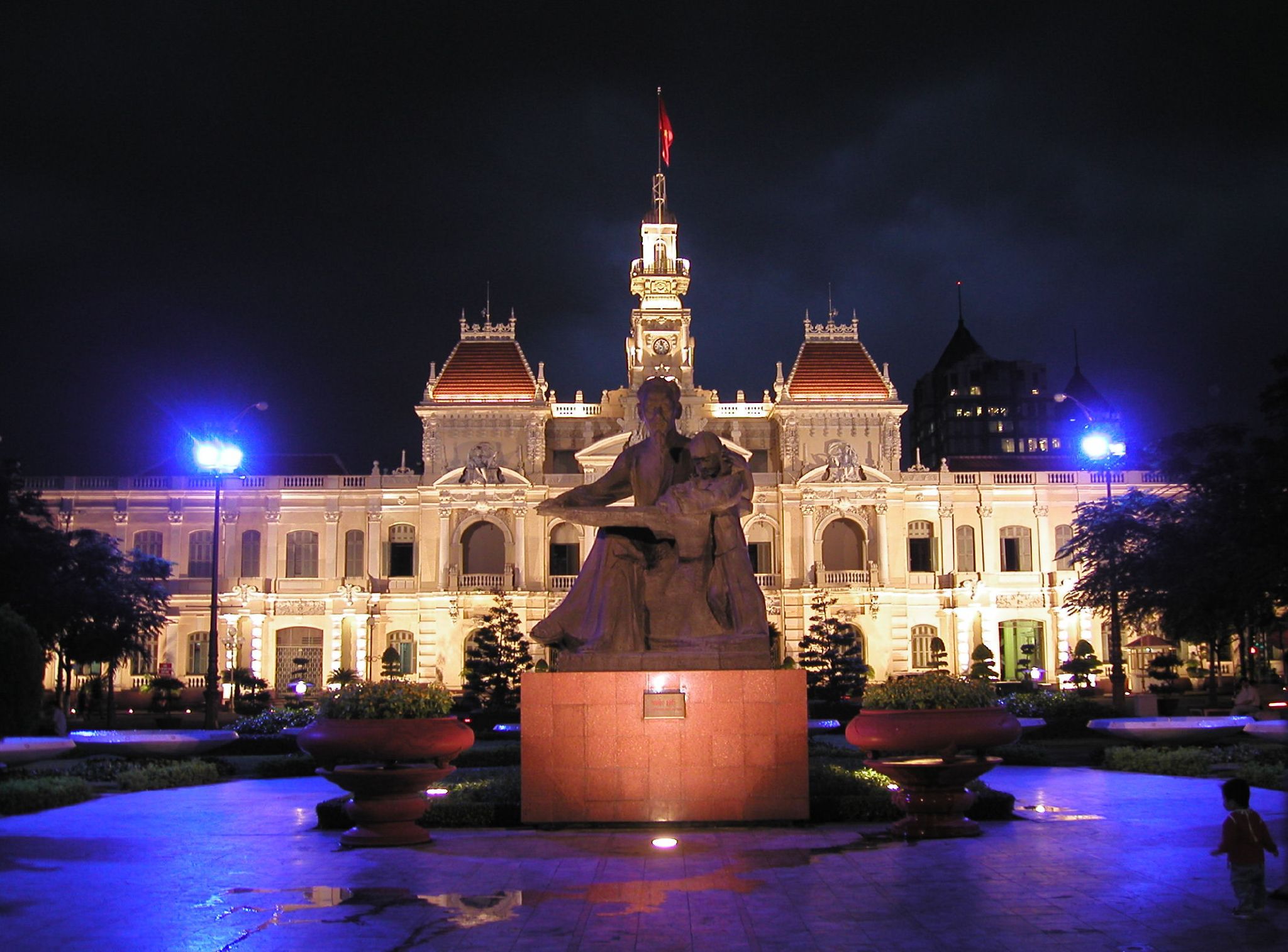 Ho_Chi_Minh_City_Peoples_Committee_(City_Hall).jpg