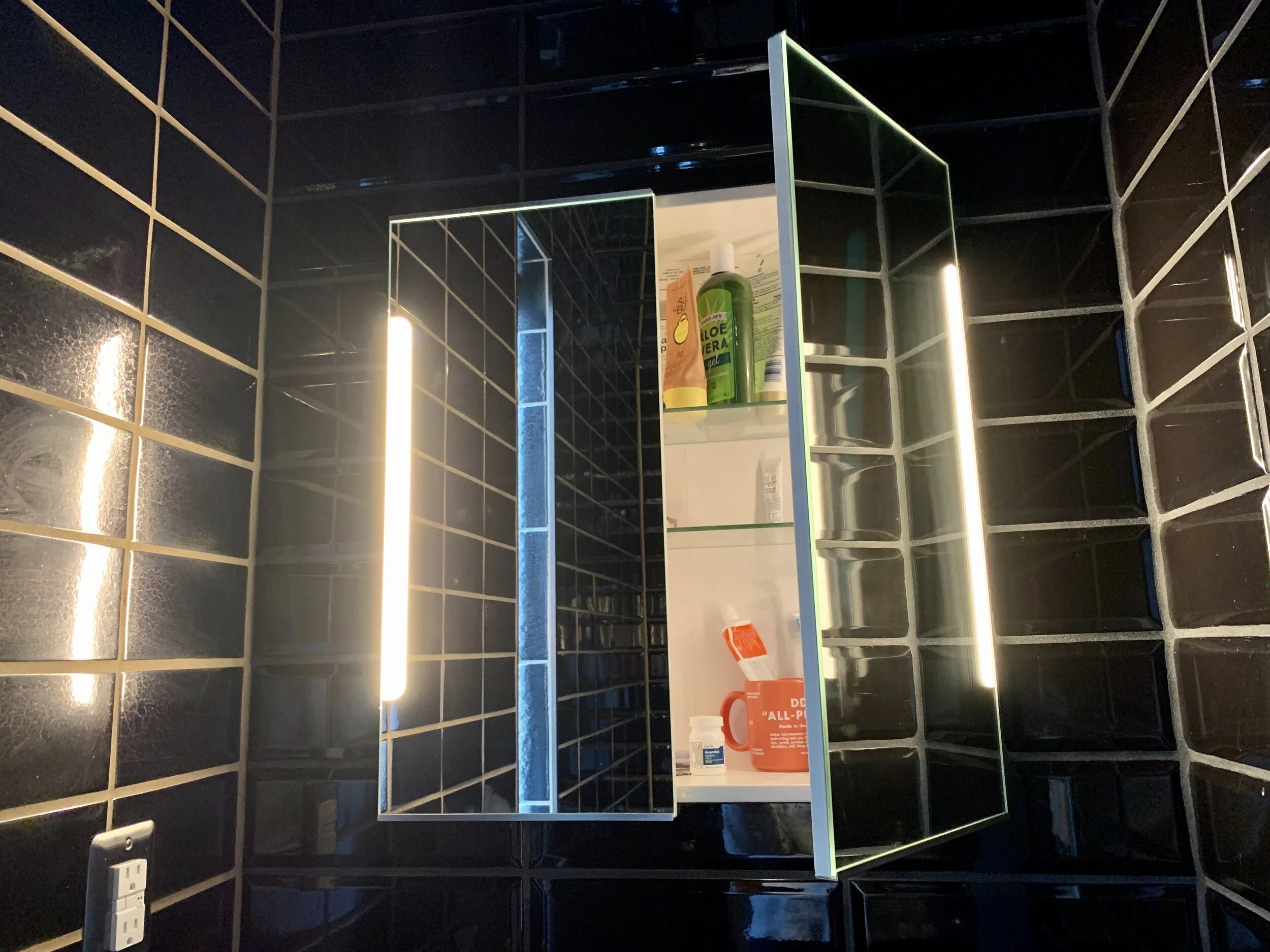 INSET MEDICINE CABINET