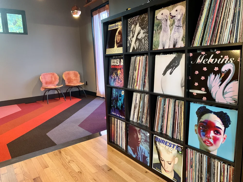 EVERYBODY GETS ROOM TO BREATHE