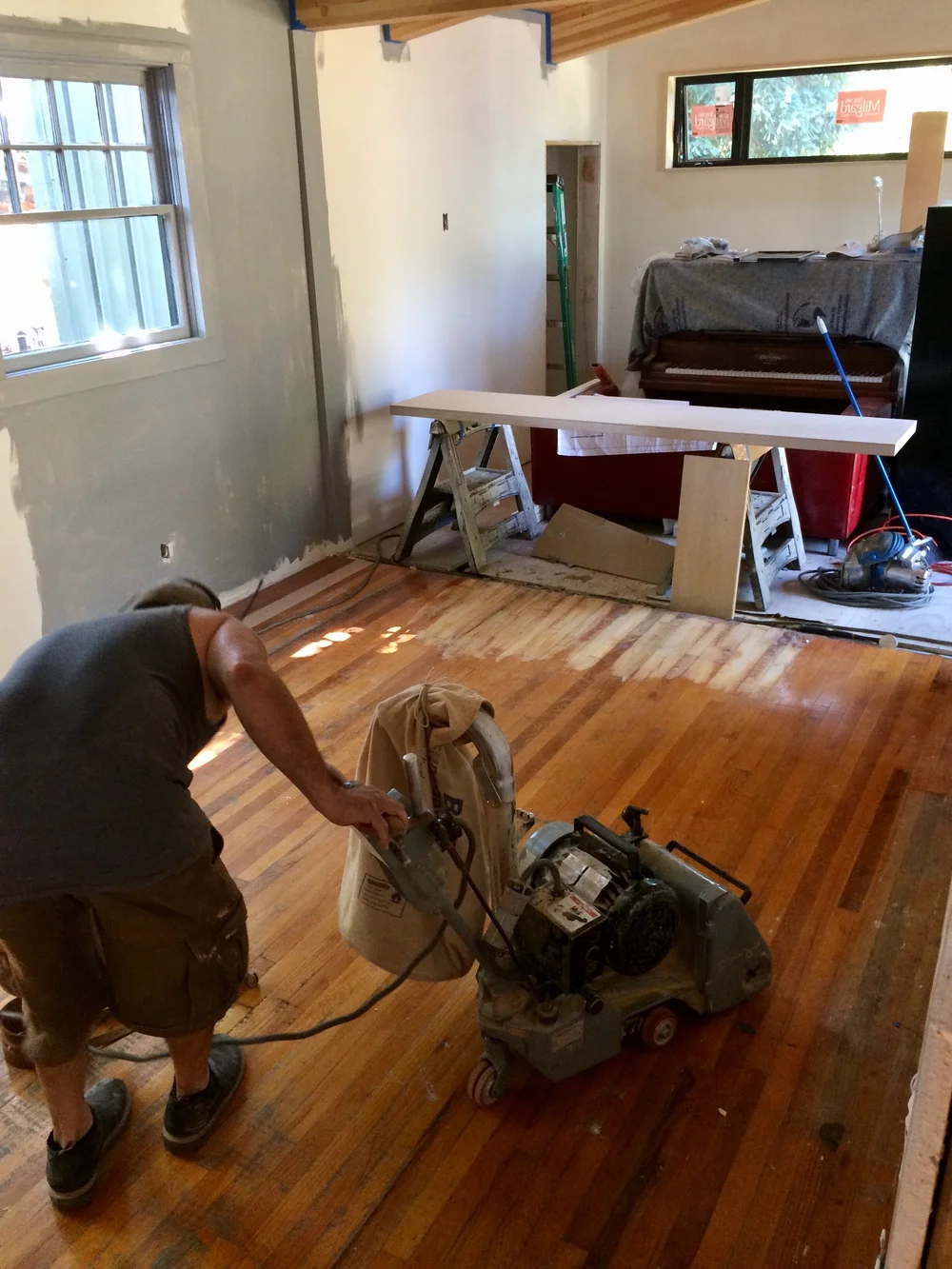 MORE RANDO DUDES IN THE HOUSE