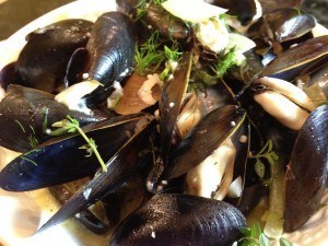 french-bistro-style-moules-frites-01-300x225.jpg
