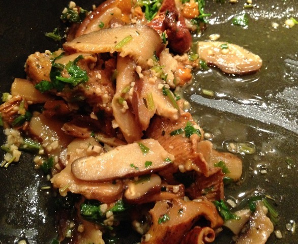mushroom-stuffed-pork-tenderloin-recipe-2-1024x840.jpeg