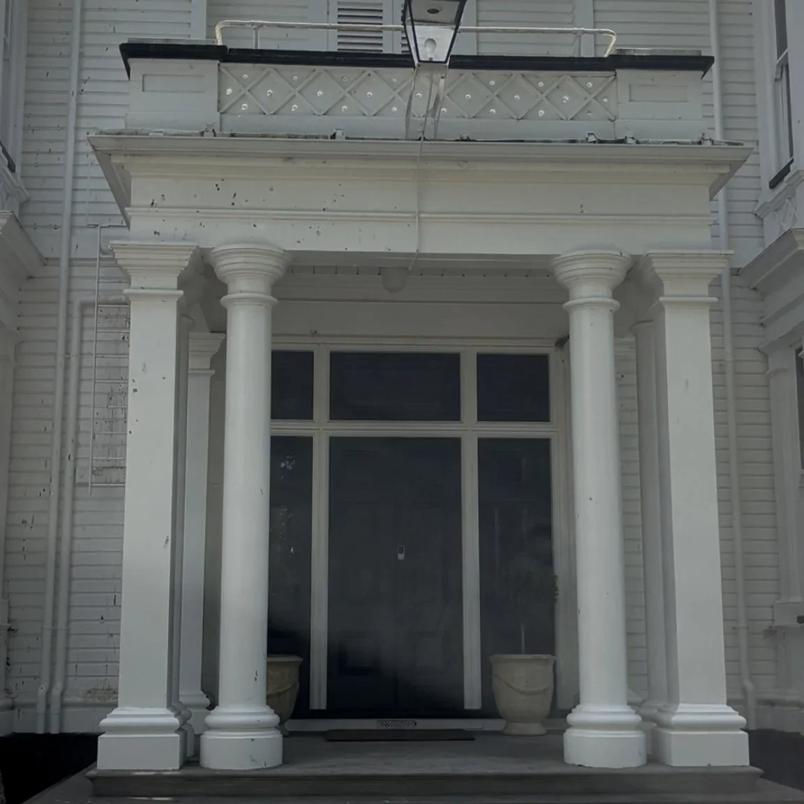 Houseempty.WEBP