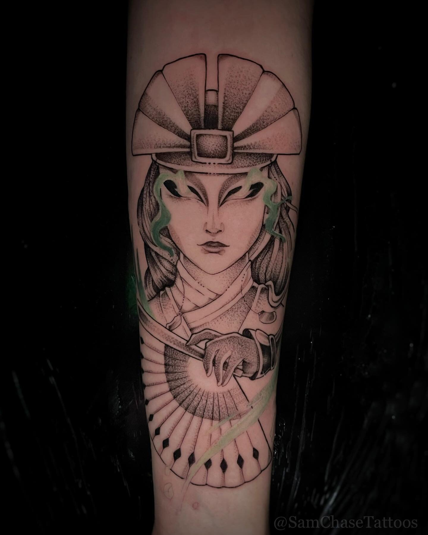 💚KYOSHI💚 custom Kyoshi (ATLA) forearm piece for this lovely first time client! I&rsquo;ve really been enjoying these character portraits lately 🥹 PS, I&rsquo;ll be posting new schedule dates soon on my broadcast channel, so keep your eyes peeled! 