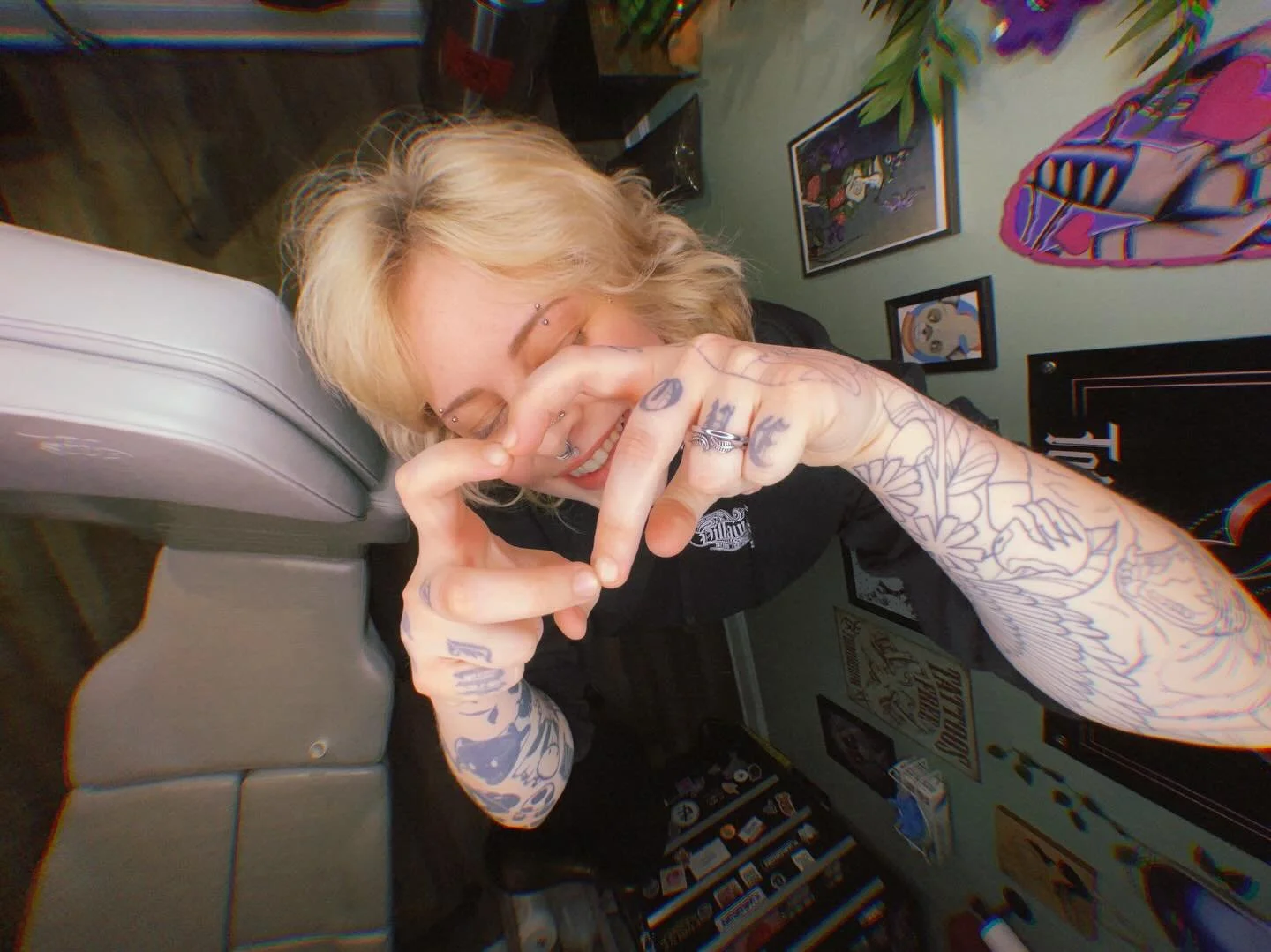 Just wanted to pop in and give a big THANK YOU to my clients and fellow art enjoyers- thank you for supporting me, my art, and my small business. Your requests, trust, likes, comments, reviews, sharing my name/work, or however you choose to engage wi