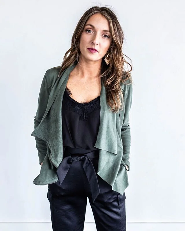 These next few days I&rsquo;ll be sharing the last look from our January photo shoot, which is bittersweet! ⁣⁣⁣
⁣⁣⁣
I loved this shoot (and my sweet models) but I am so excited to start sharing spring looks with you too!! I also have some amazing pho