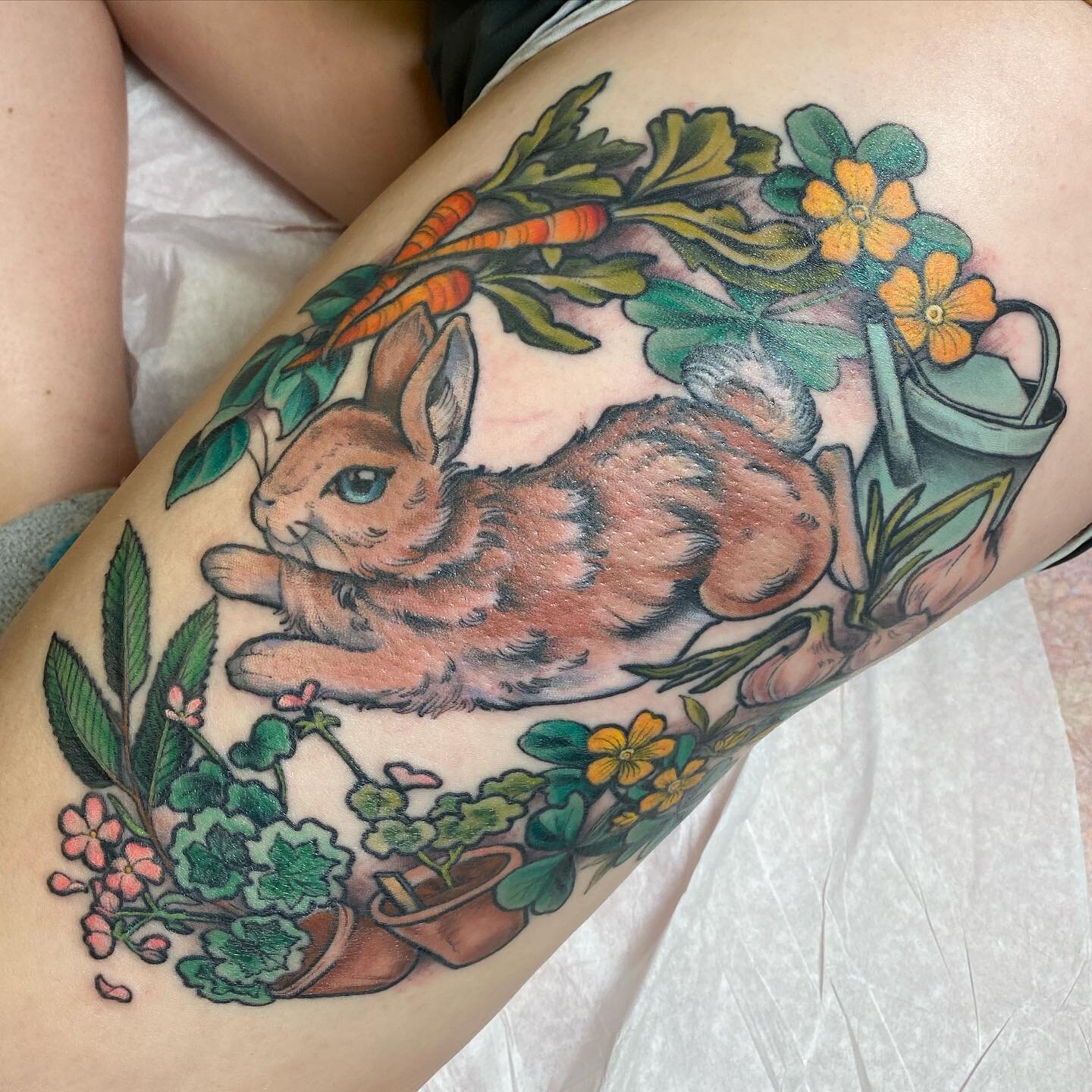 This is the most cottage core tattoo I&rsquo;ve ever done and I loved every minute of it! Thank you Lily! I had so much fun with this Beatrix Potter inspired piece 🧄🥕🐇 half healed, half fresh
@whitedogtattooky 
(I have the hardest time getting pho