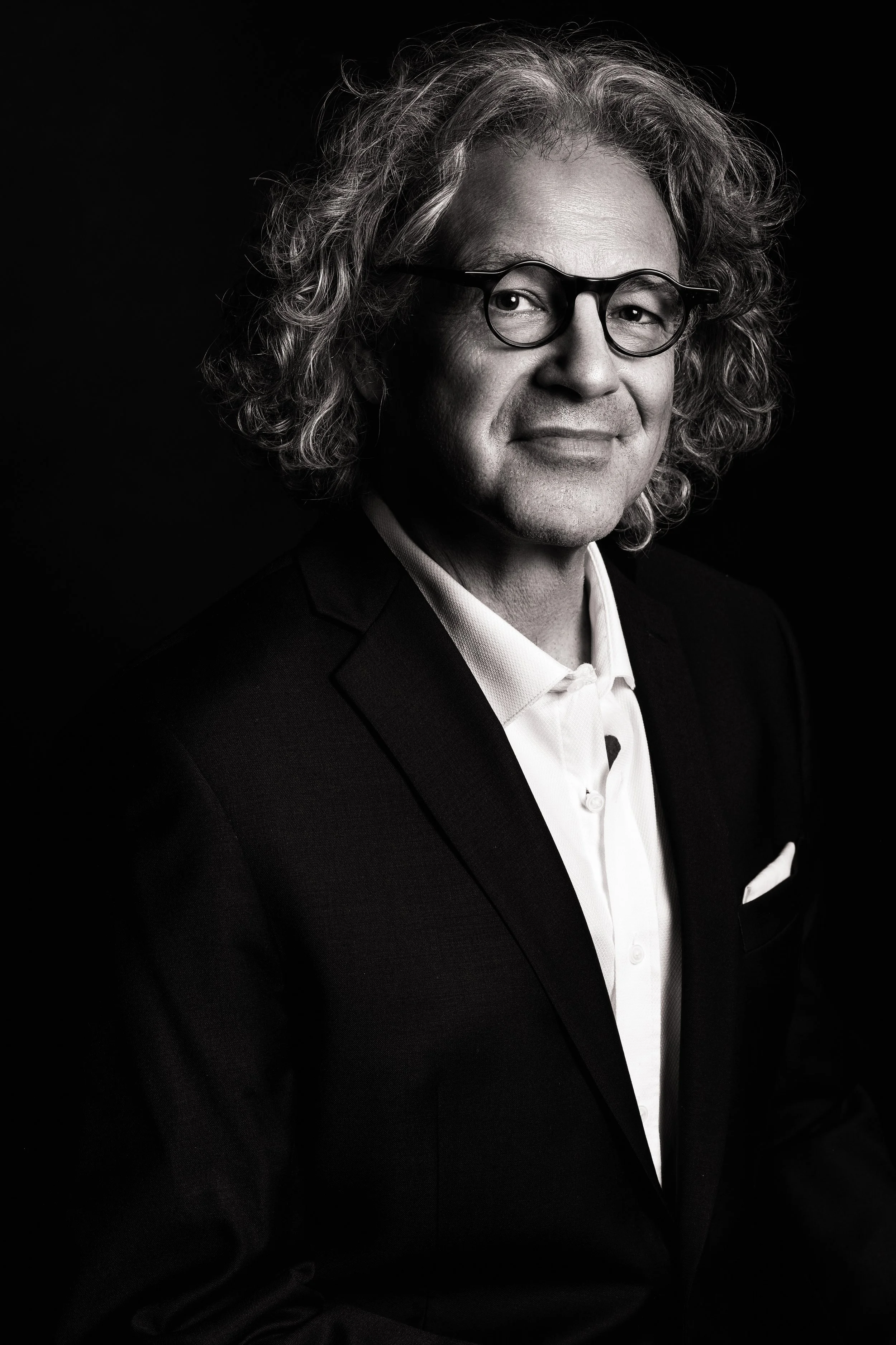 Pete plays solo piano downtown, NYC