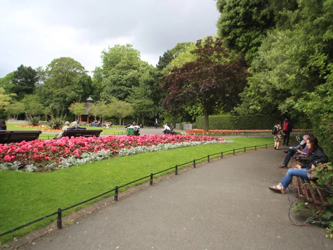 Khung cảnh yên bình trong công viên St.Stephen’s Green